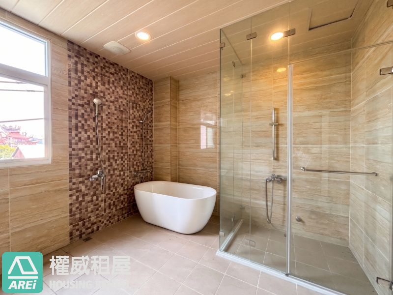出門吃冷熱冰◆回家當桃樂絲｜潮州邊間優質雙車墅(V)